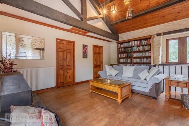 7 bed Detached for sale Image 9