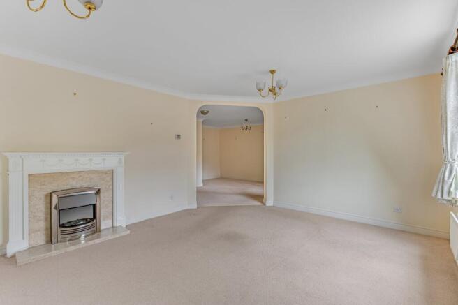 2 bed Flat for sale Image 7