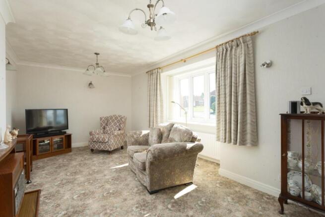 8 Fitzjohn Close-06.jpg