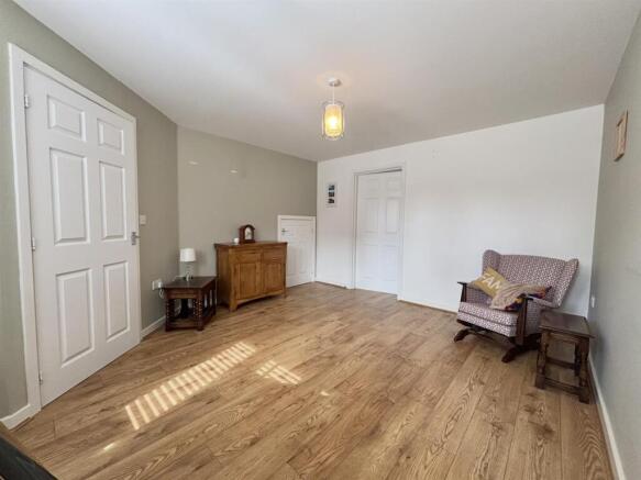 Living room 3.jpg