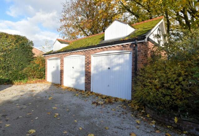 SINGLE GARAGE