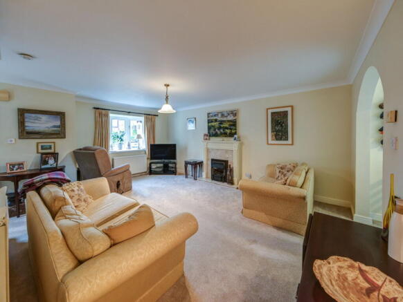 Quayside Mews, Lymm WA13 0HZ photo 3