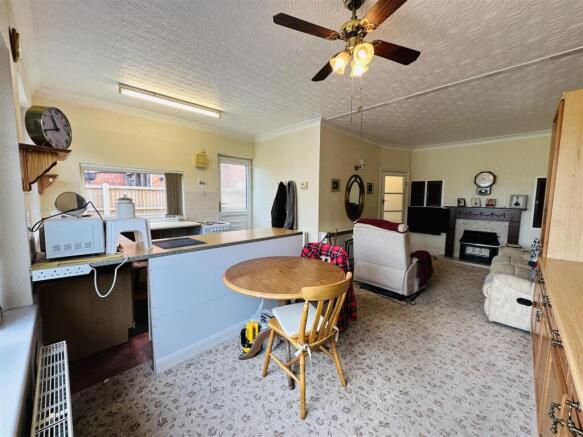 2 bed Semi-Detached for sale Image 7