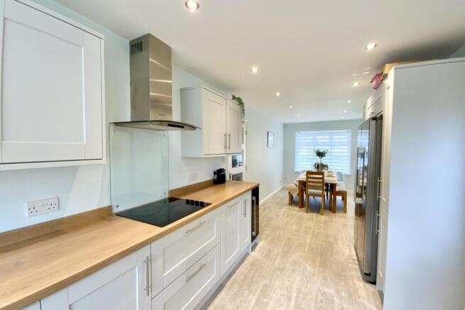 4 bed Detached for sale Image 6
