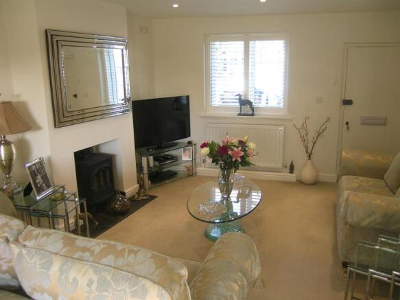 LIVING AREA PHOTO TW