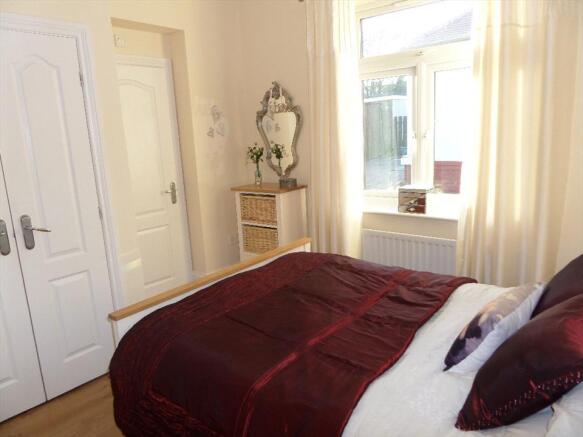 BEDROOM 2