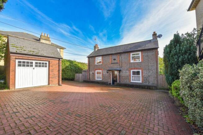 35 Clatterford Road