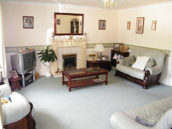 Bay Window Lounge