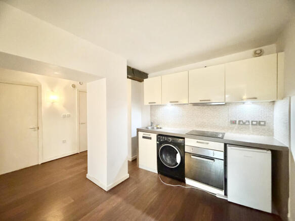 1 bed Apartment to rent Image 4