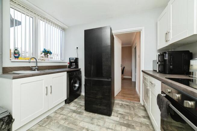 3 bed Terraced for sale Image 5