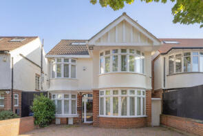 40, Baronsmede, London W5 4LT