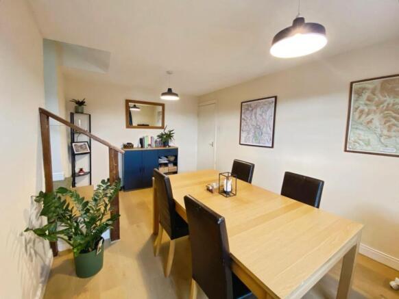 3 bed Apartment for sale Image 8