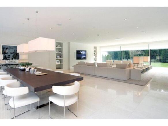 Sitting/Dining Room