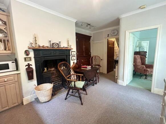 5 bed Semi-Detached for sale Image 6