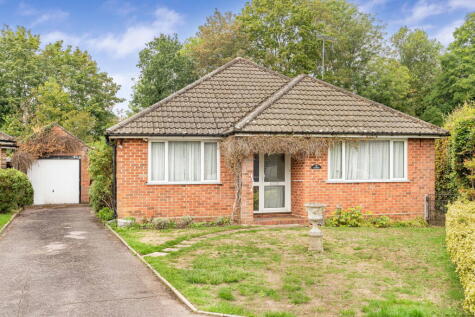 Linersh Drive, Bramley, Guildford, GU5 0EJ