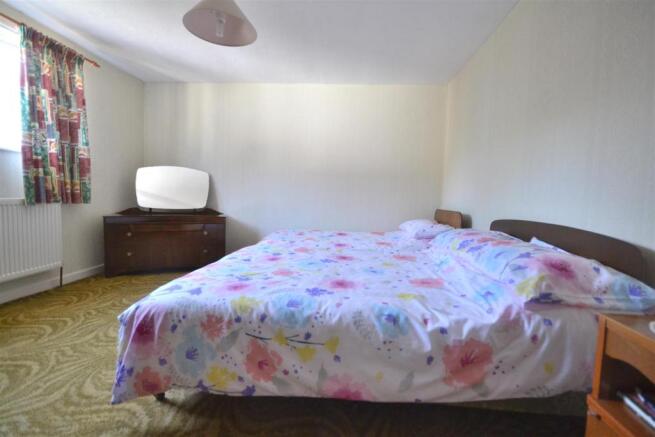 Bed 1.JPG