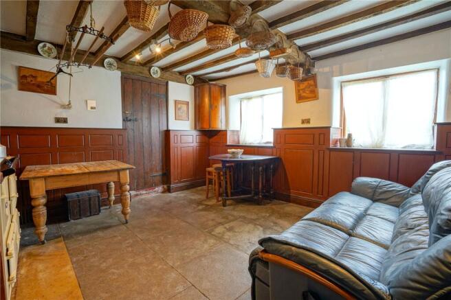 5 bed Detached for sale Image 10