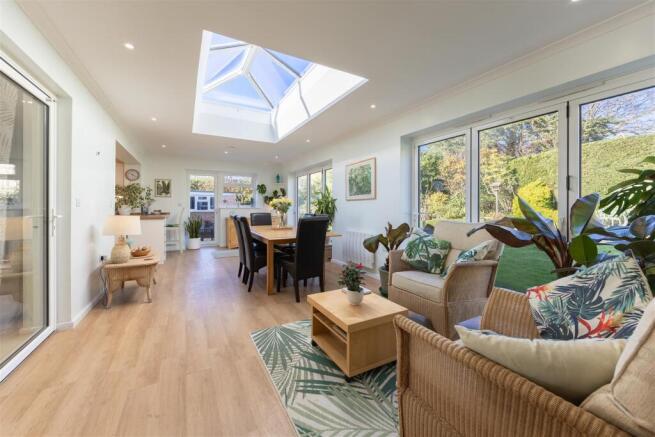 Garden Room / Dining Area