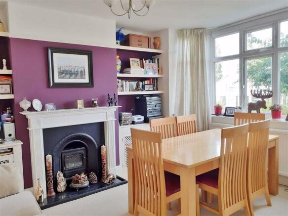 Lounge/Dining Room