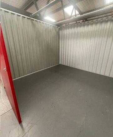 Left side to 100sqft