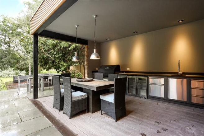 Outdoor Kitchen