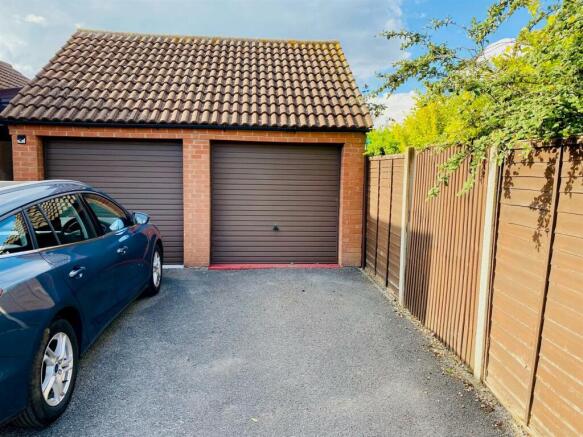 SINGLE GARAGE