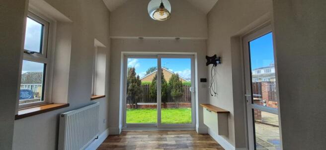 4 bed Semi-Detached for sale Image 8