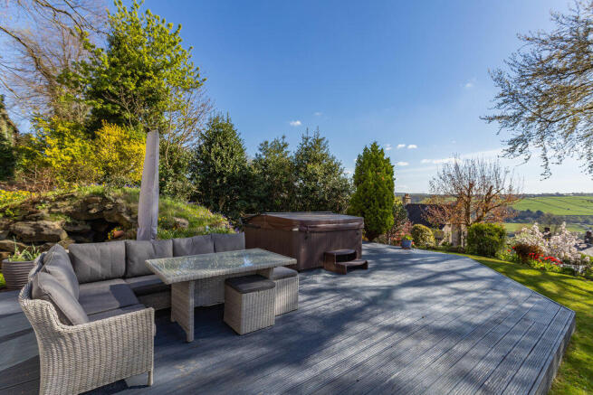 5 bed Detached for sale Image 4