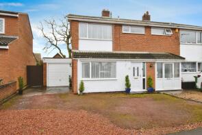 82, Coombe Rise, Oadby LE2 5TW