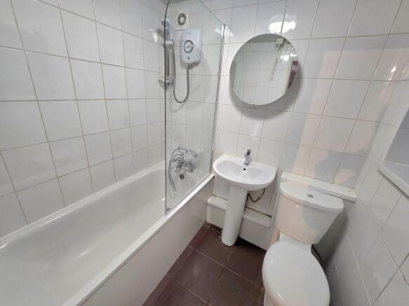 4 bed Terraced to rent Image 4