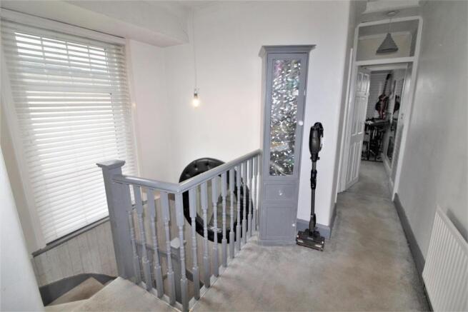 FIRST FLOOR LANDING