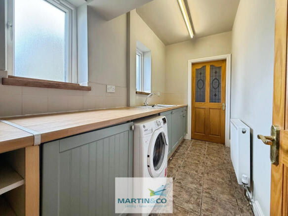 4 bed Detached for sale Image 8