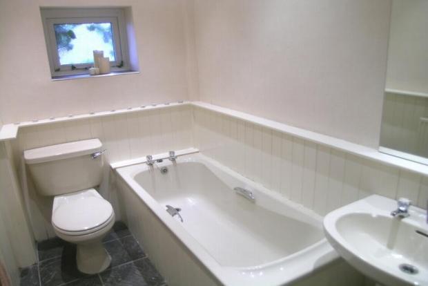 Bathroom Image 2
