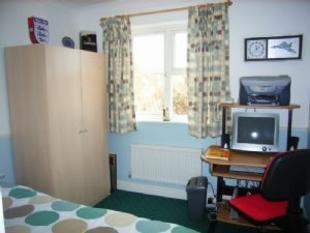Bedroom 3: