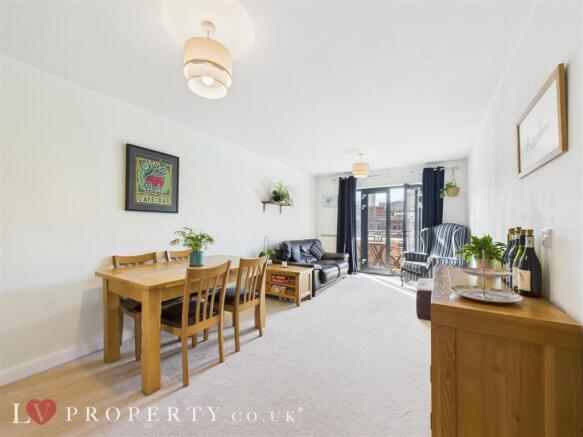 CAM05016G0-PR0106-ST