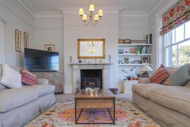 29 Milverton Cresent-9.jpg