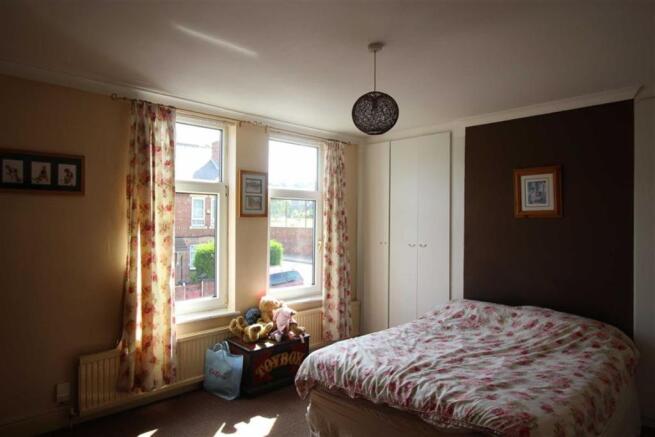 Bedroom no.1 front d