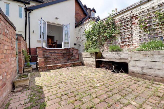 Walled Courtya...