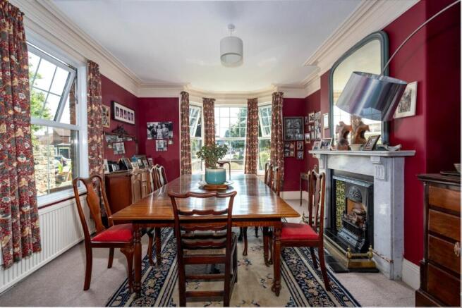 4 bed House for sale Image 8