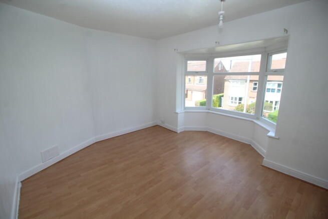 2 bed Terraced to rent Image 6