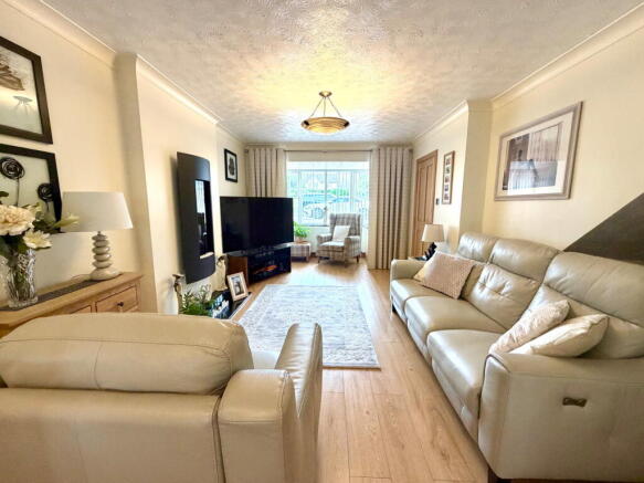 4 bed Detached for sale Image 7