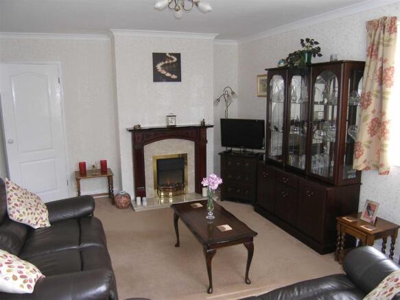 LOUNGE: