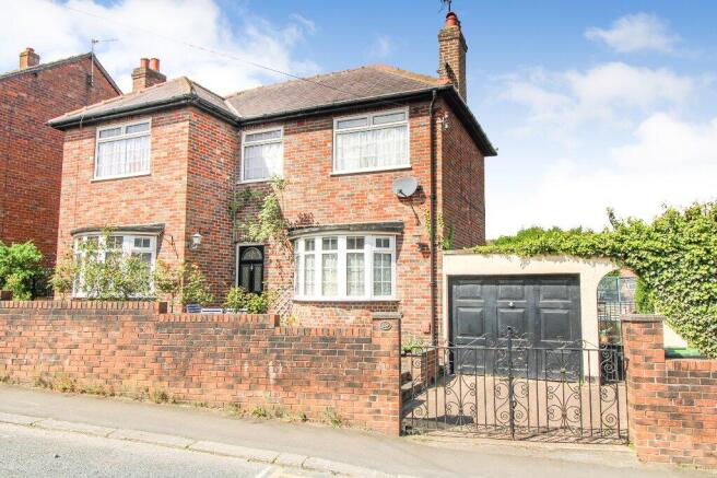 4 bed Detached for sale Image 8