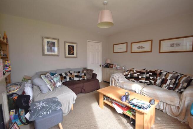 Sidney Road, Neston photo 4