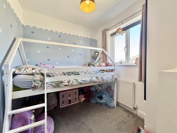 3 bed Town House for sale Image 11