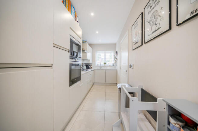 1356556-4-68cc390...