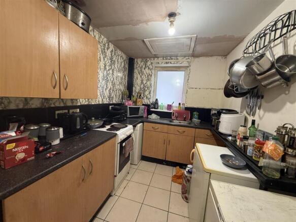 16 bed Block of Apartments for sale Image 11