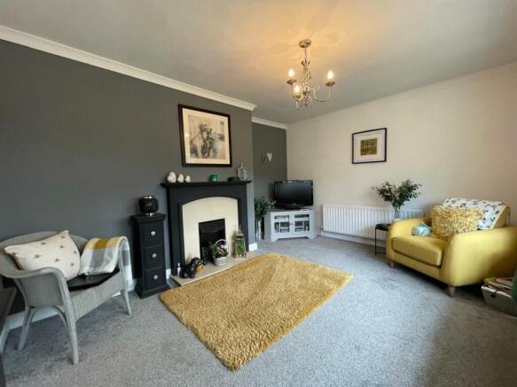 49 leeming living room.jpg
