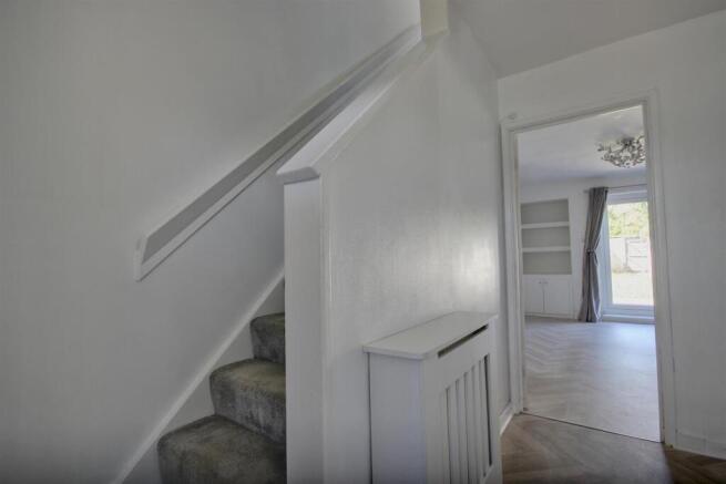 2 bed House to rent Image 2