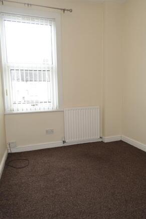2 bed Terraced to rent Image 9